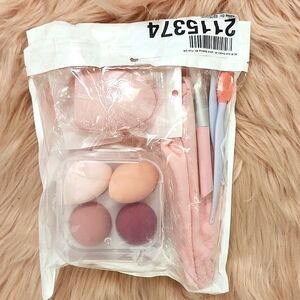 Brand New SOUL KOCHIN 24pc PINK MAKE-UP KIT💄